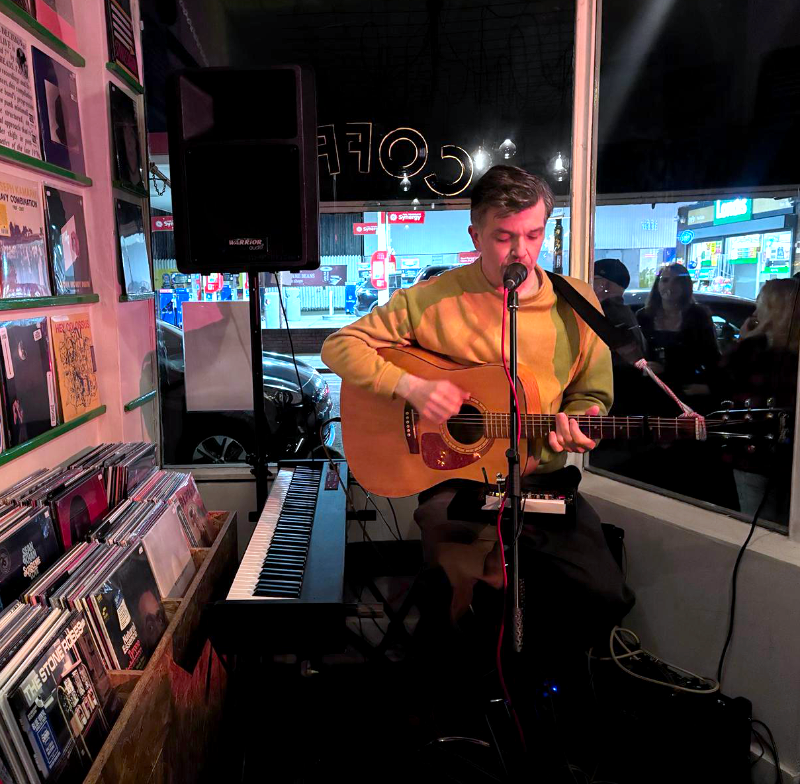 Gavin Housley performing as Sicamore